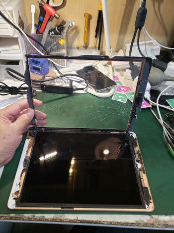 iPad6ガラス取り外し
