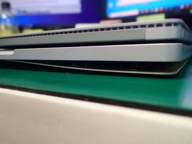 Surface　bookキーボード裏蓋浮き
