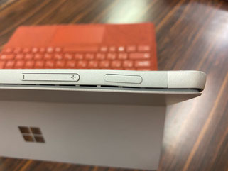 Surface PRO7フレーム上部撮影でフレームに曲り