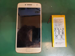 バッテリー交換後のMotorola 5G Plus