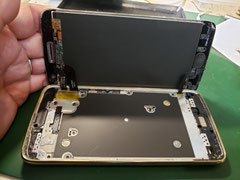画面を外したMotorola 5G Plus