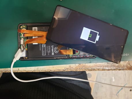 SONY  XPERIA 10 IIIの画面仮付けで動作確認中
