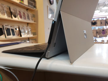 Surface Pro充電ケーブルで給電