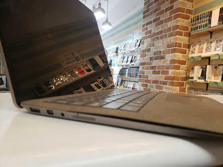 Surface Laptop膨張バッテリー交換