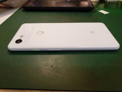 バッテリー交換してバックパネル浮気が収まったpixel3XL