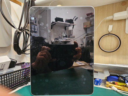 原因不明で起動しないiPad Pro12.9第5世代基盤修理