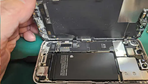 iPhone基盤修理画像
