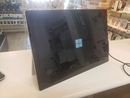 Windowsロゴから画面が切り替わらないsurface Pro4