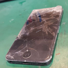 iPhone5画面割れ