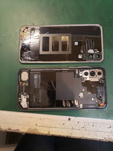 P20Proバックパネル取り外し