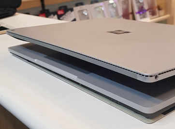 surface bookバッテリー膨張でキーボード裏蓋の浮き