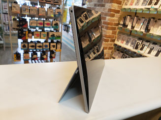 Surface PRO4バッテリー膨張した写真